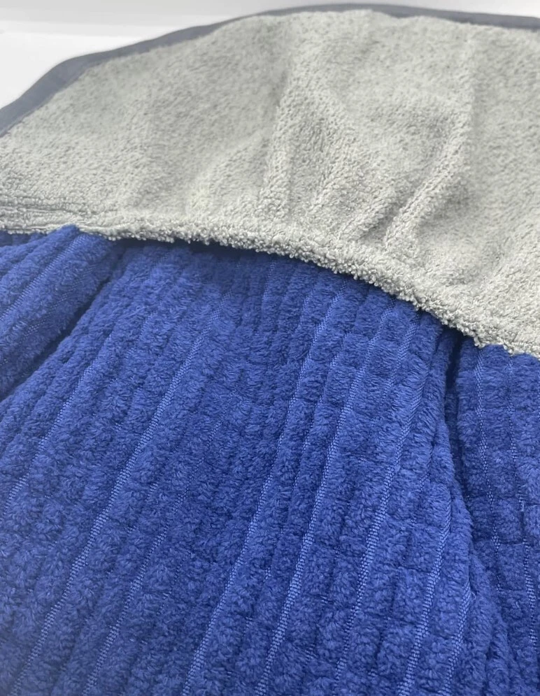 Serviette De Séchage En Microfibre Pour Animaux - Pampered Pooch 5 Serviette De Séchage En Microfibre Pour Animaux - Pampered Pooch – Image 3